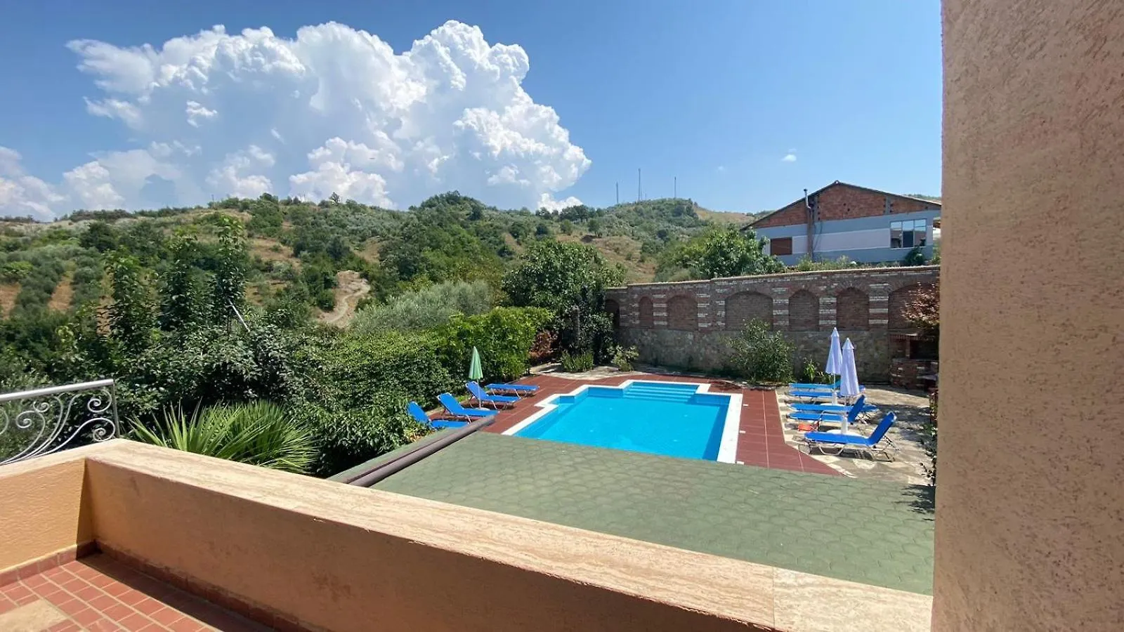 Villa Mugs Tirana Guest house