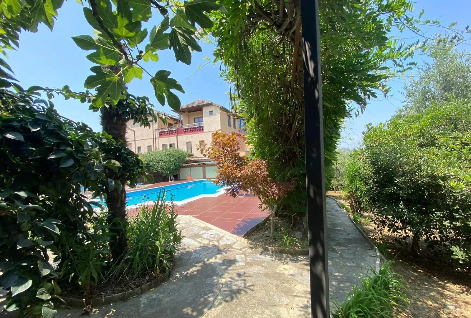 Villa Mugs Tirana Guest house