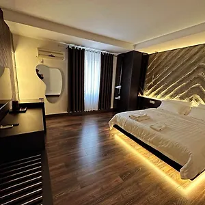 Tirana Central Rooms Guest house