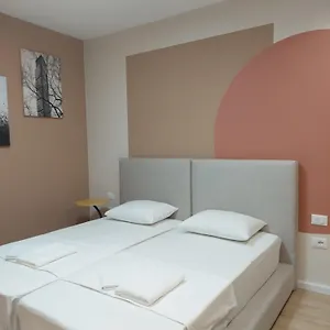 Center Cozy Nest Guest house